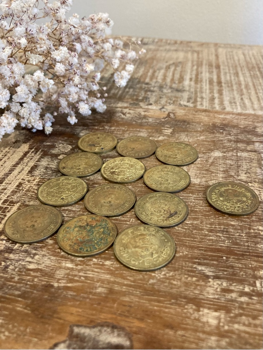 13 Vintage Chuck E. Cheese Coins 1982 and 1983 - Picture 6 of 15